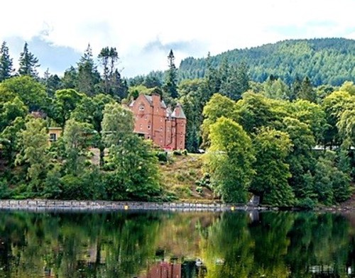 View Of Castle Hotel From Loch (1)